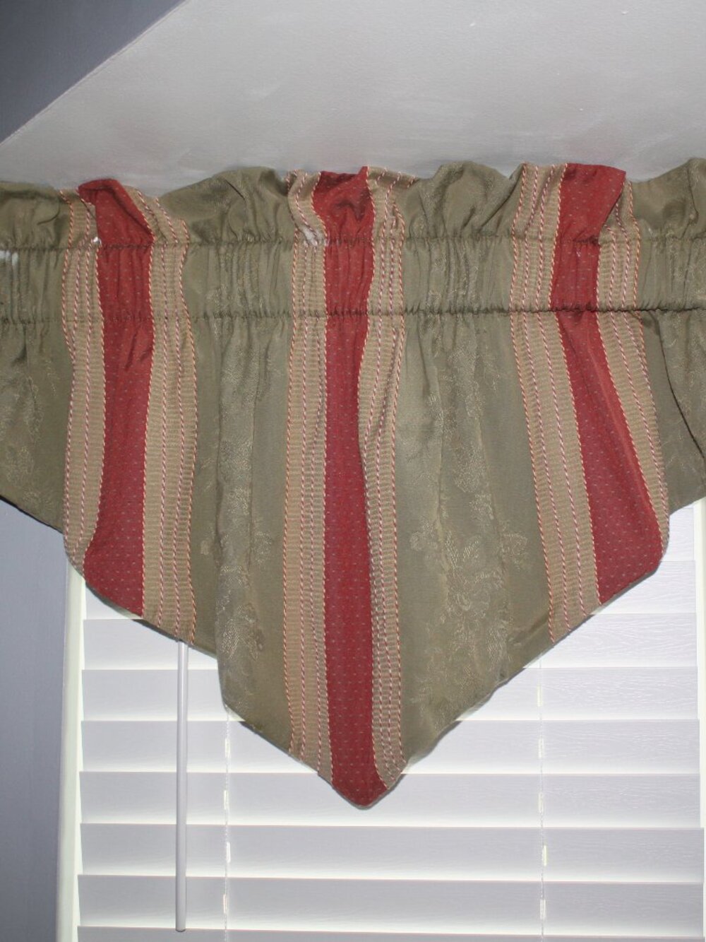 Waverly Home Classics Kitchen/Dining Room Valance (4 Panels)  Approx. 49.5" Wide